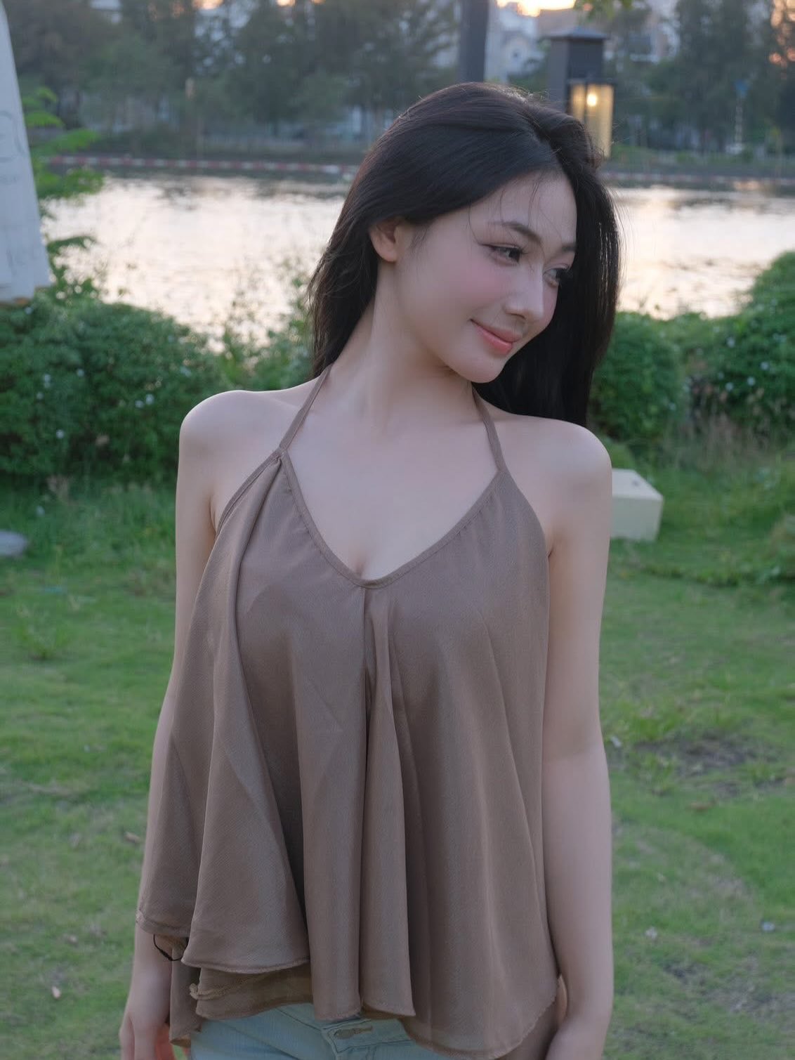 Trần Hà Linh không son phấn - Sự tự tin làm nên thần thái Trần Hà Linh không son phấn - Sự tự tin làm nên thần thái