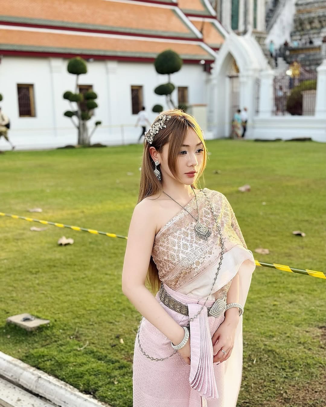 Trần Hà Linh nail art - Trần Hà Linh nail art và tinh thần làm đẹp mùa hè 2026