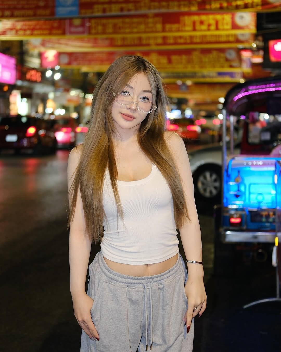 Son môi Trần Hà Linh hay dùng - Hồng đất dịu nhẹ cho vẻ ngoài trong trẻo Son môi Trần Hà Linh hay dùng - Hồng đất dịu nhẹ cho vẻ ngoài trong trẻo