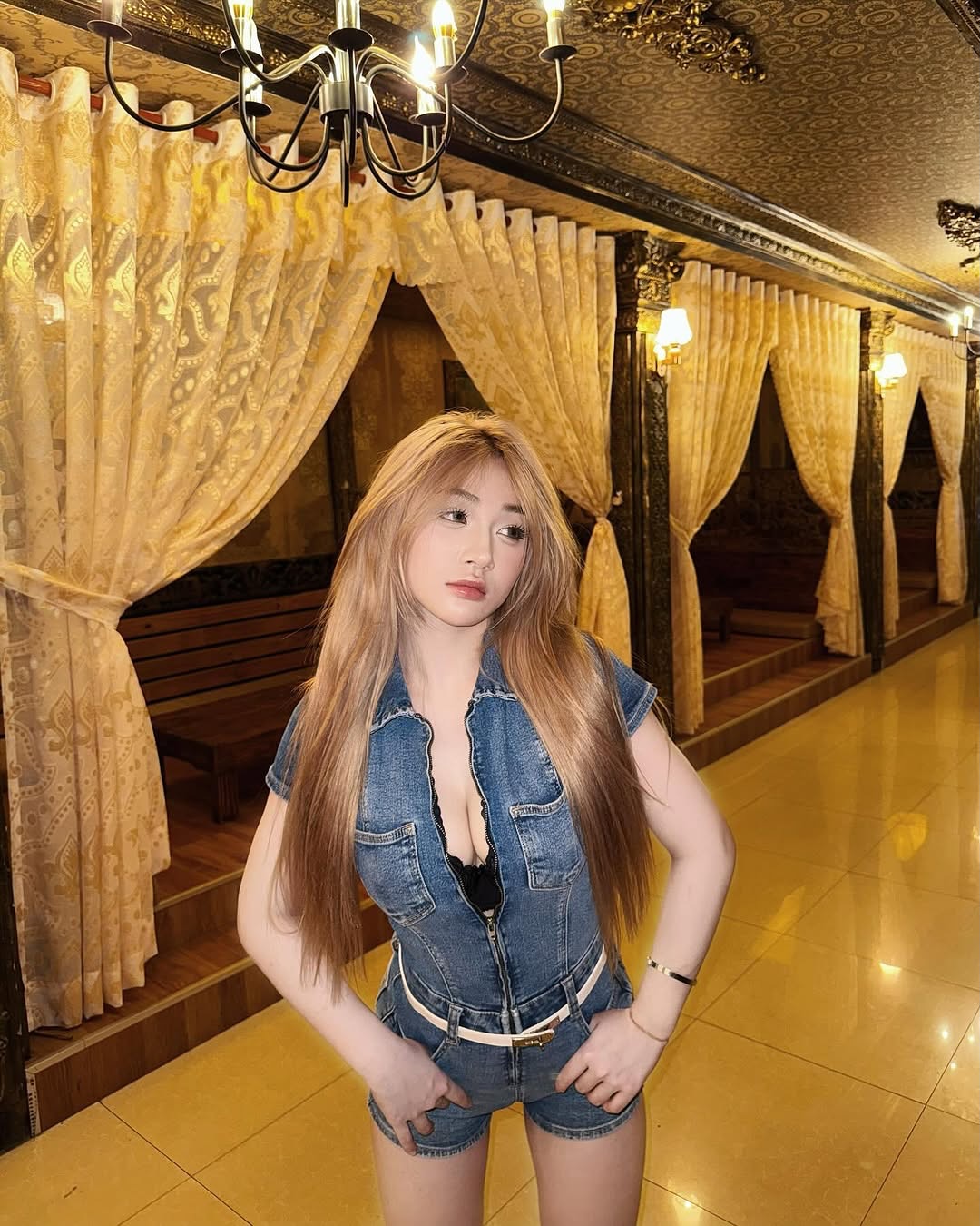 Trần Hà Linh makeup tutorial - Dưỡng môi và kẻ mày thật mềm Trần Hà Linh makeup tutorial - Dưỡng môi và kẻ mày thật mềm