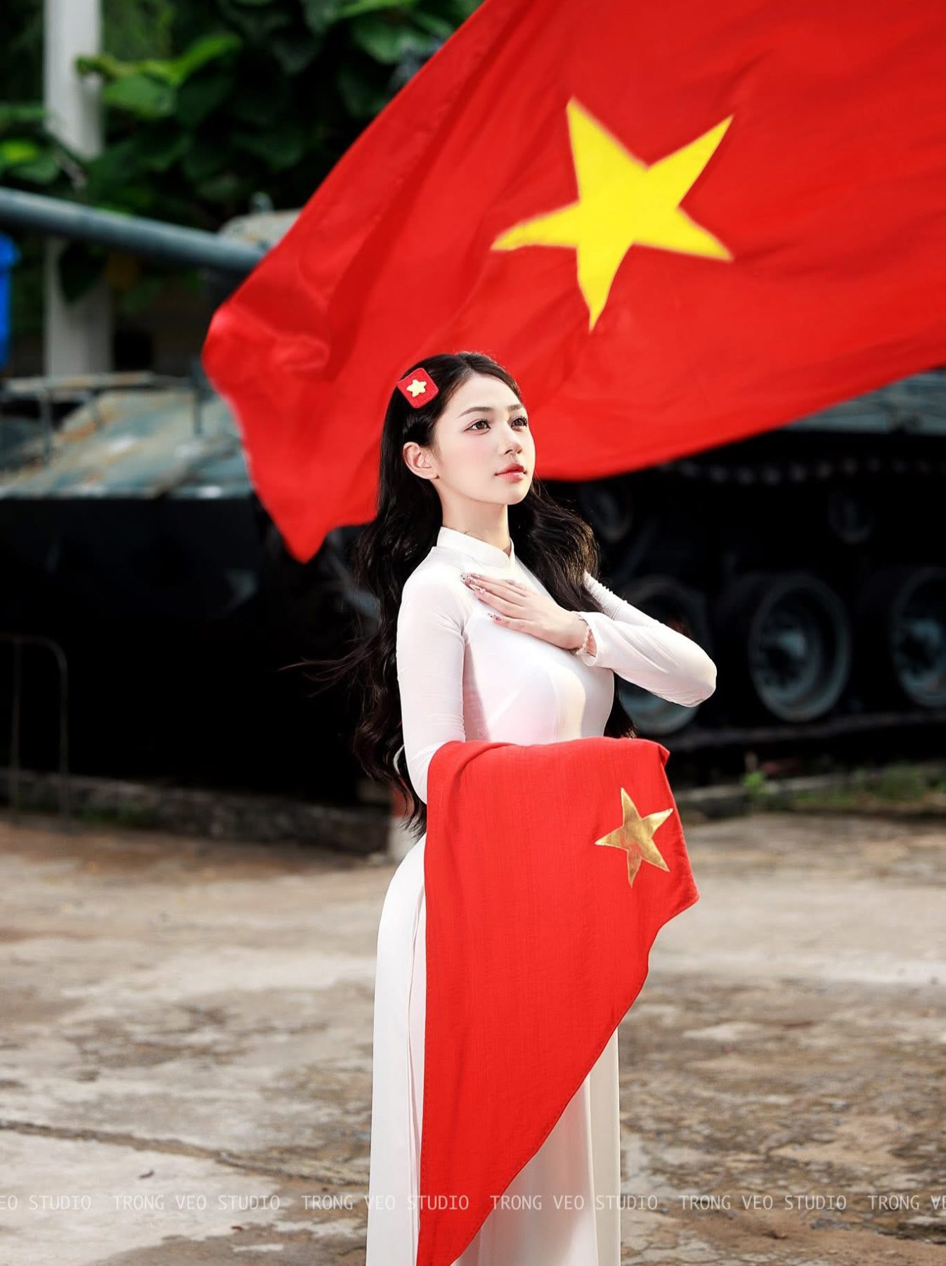 Trần Hà Linh áo dài - Hình ảnh nữ sinh có chiều sâu hơn vẻ ngoài