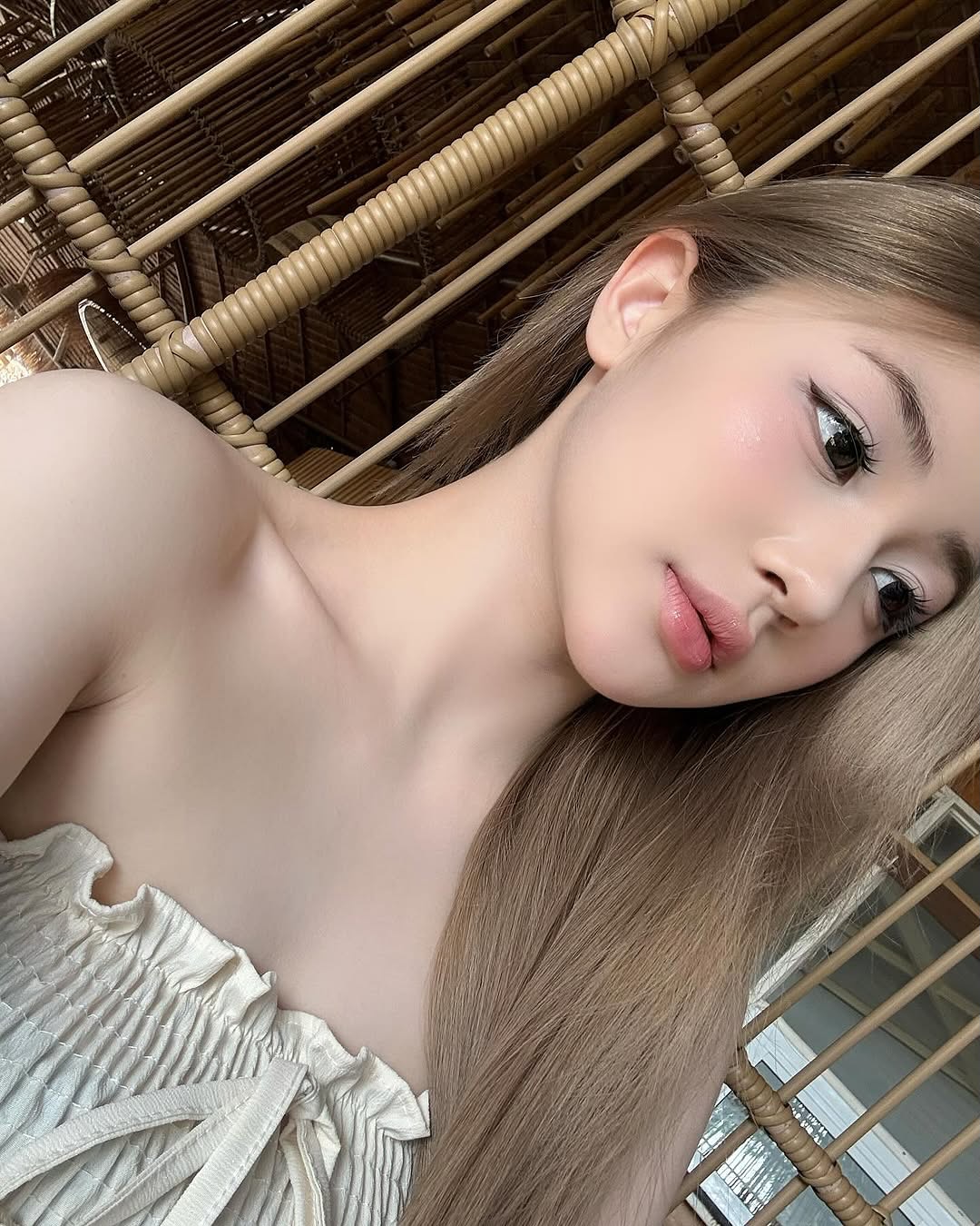Trần Hà Linh review app làm đẹp - Phong cách chỉnh ảnh hợp hình tượng Trần Hà Linh
