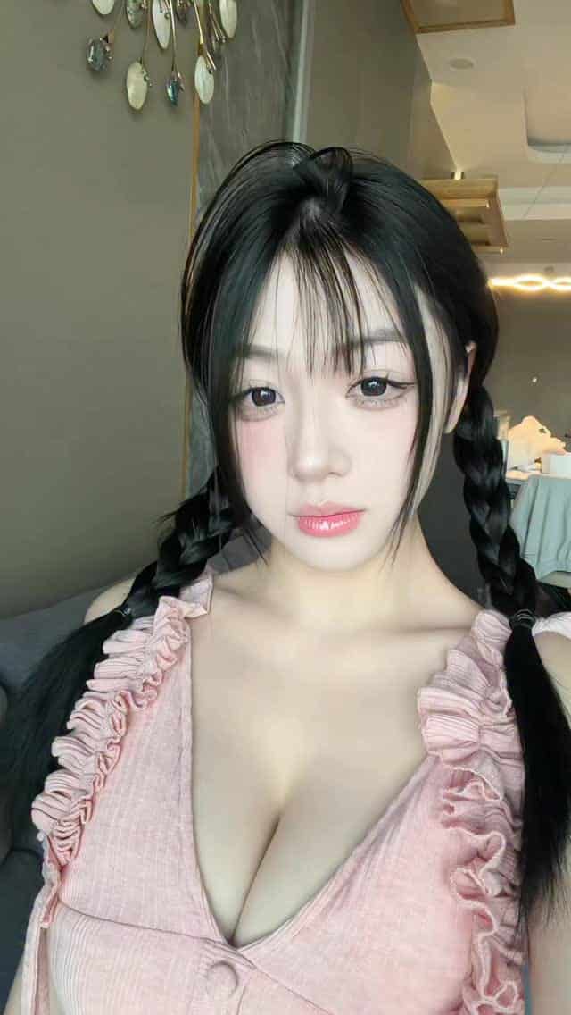 Trần Hà Linh ảnh đẹp Instagram 2025