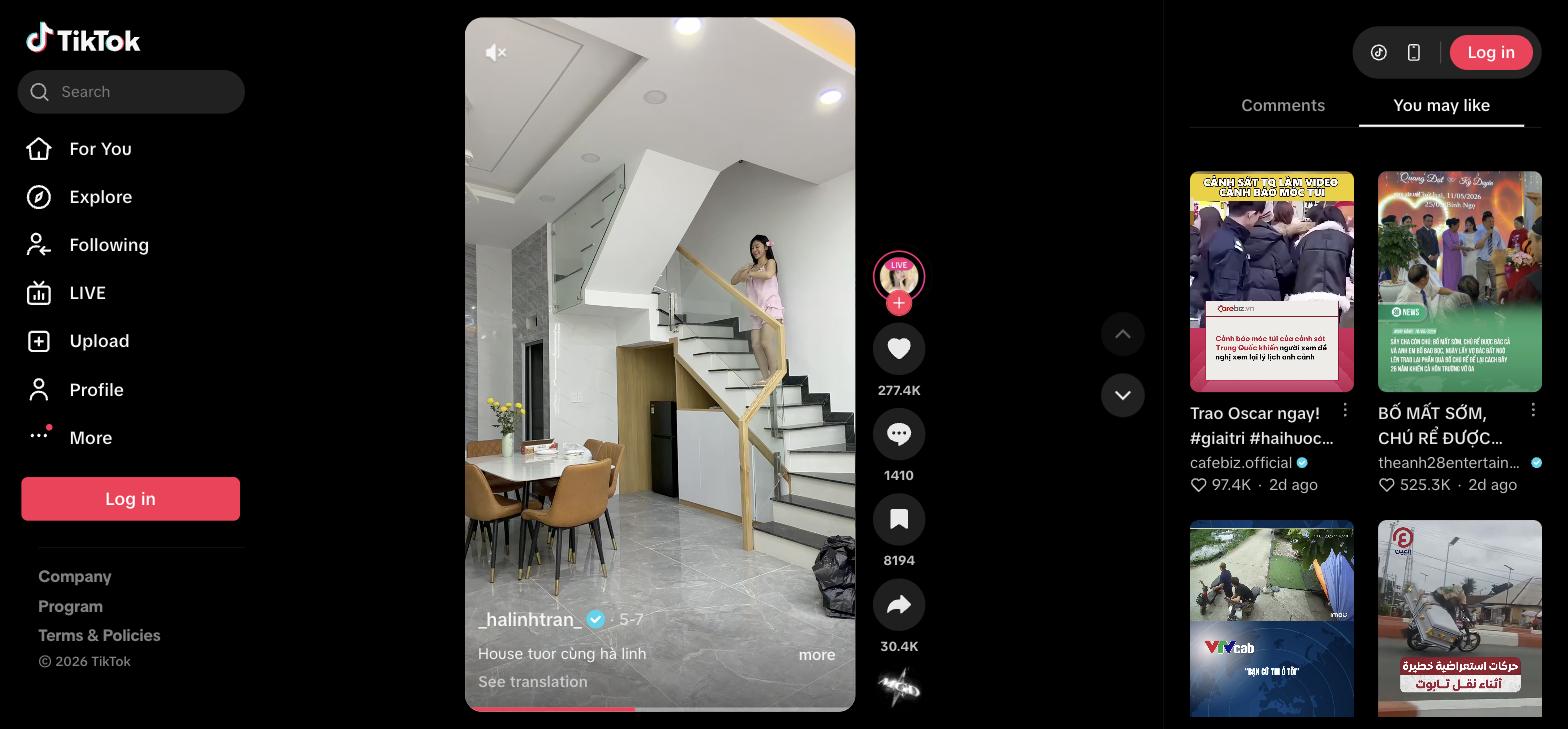 Trần Hà Linh mua nhà - nội thất căn nhà mới với bàn ăn và cầu thang hiện đại