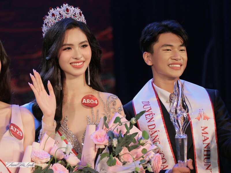 Hoa khôi Ngoại thương các năm - Mùa 2025: Phan Trâm Anh Hoa khôi Ngoại thương các năm - Mùa 2025: Phan Trâm Anh
