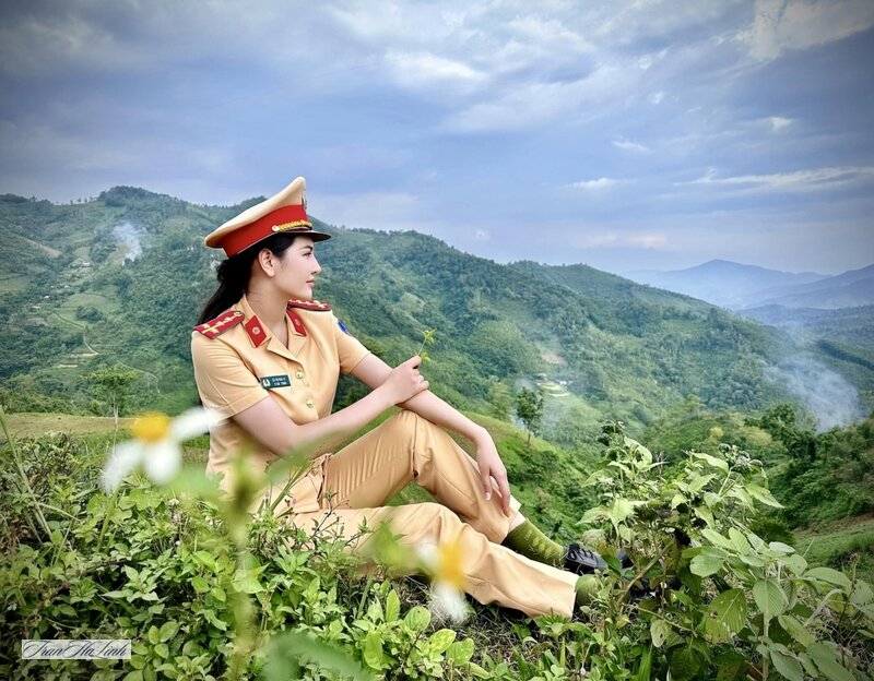 Hot girl học vấn cao - Thành tích học tập trở thành lợi thế Hot girl học vấn cao - Thành tích học tập trở thành lợi thế
