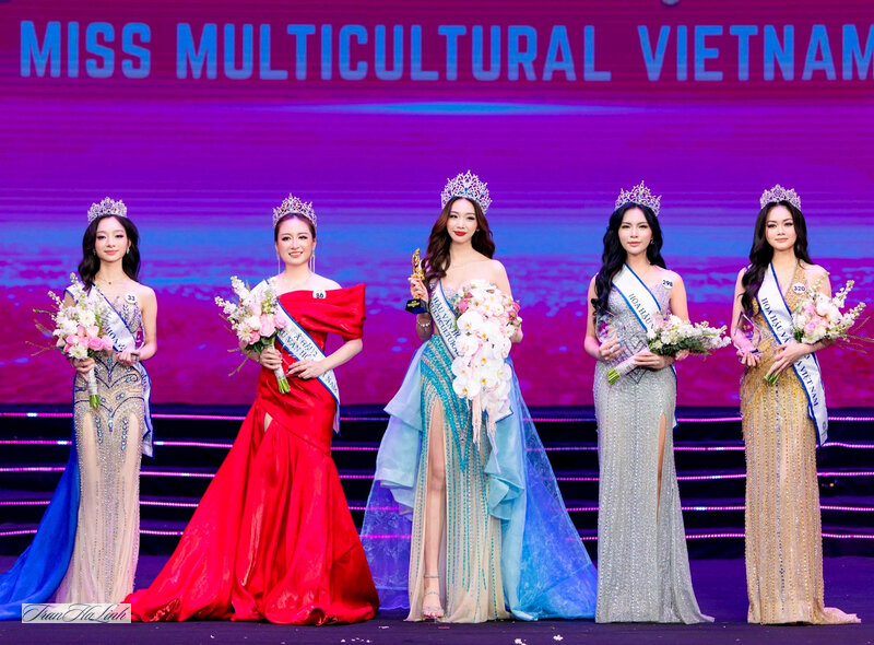 Trần Hà Linh ảnh tốt nghiệp - Thời điểm và nơi nhận bằng Trần Hà Linh ảnh tốt nghiệp - Thời điểm và nơi nhận bằng