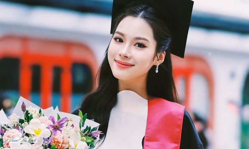 Trần Hà Linh ảnh tốt nghiệp - Câu nói được trích nguyên văn Trần Hà Linh ảnh tốt nghiệp - Câu nói được trích nguyên văn